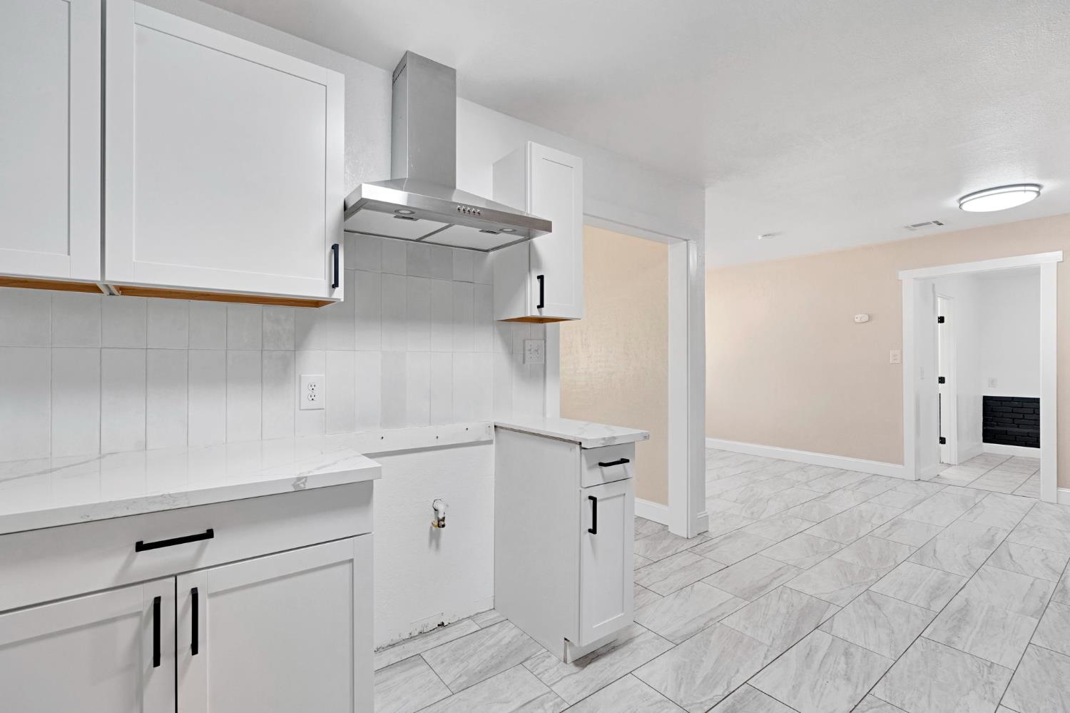 8753 E Ostler St, Selma, CA 93662