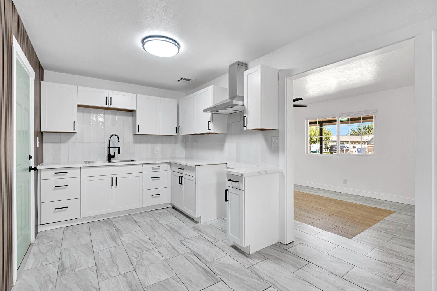 8753 E Ostler St, Selma, CA 93662