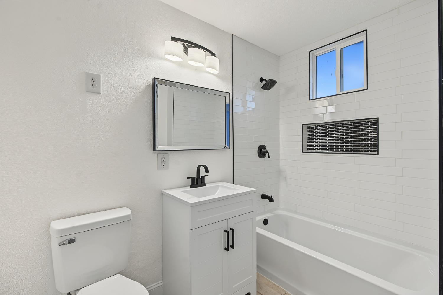 8753 E Ostler St, Selma, CA 93662
