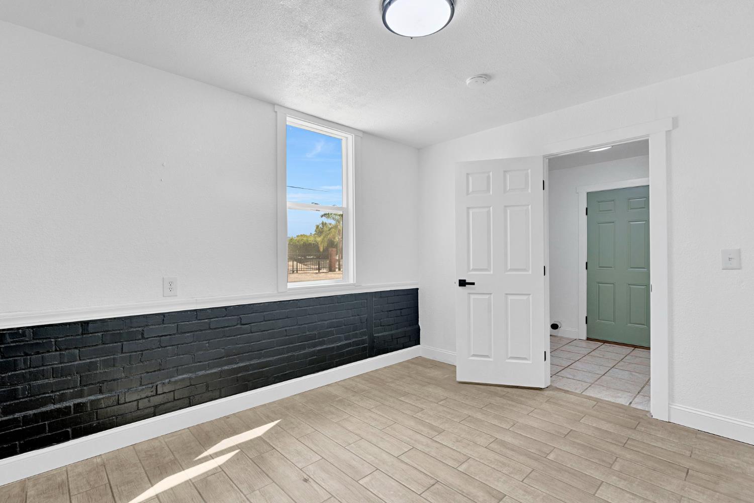 8753 E Ostler St, Selma, CA 93662