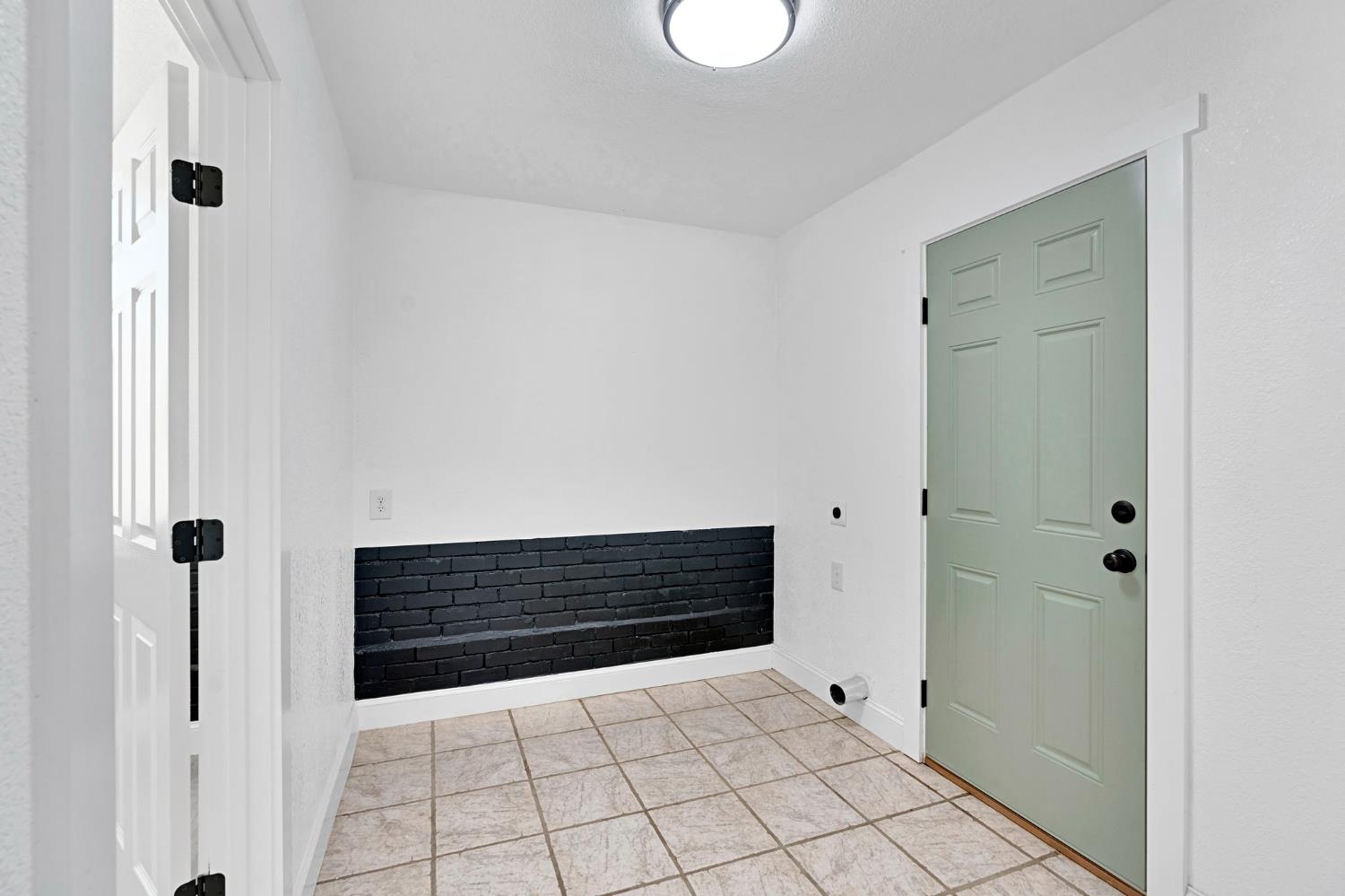 8753 E Ostler St, Selma, CA 93662