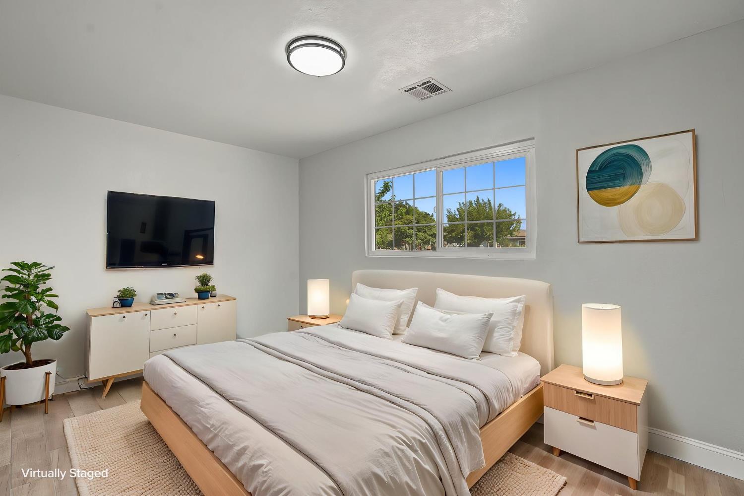 8753 E Ostler St, Selma, CA 93662