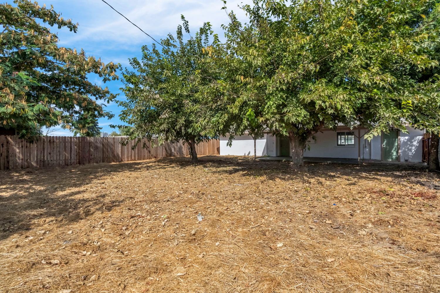 8753 E Ostler St, Selma, CA 93662