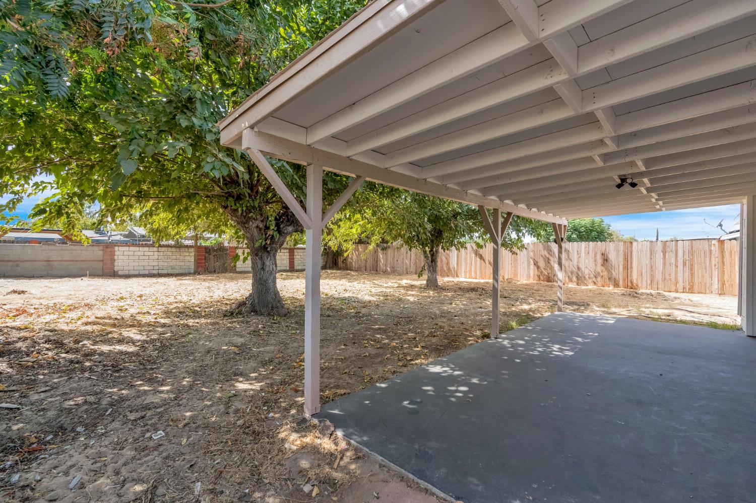 8753 E Ostler St, Selma, CA 93662