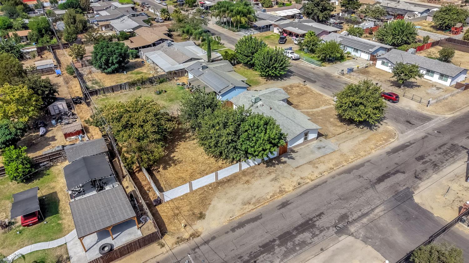 8753 E Ostler St, Selma, CA 93662