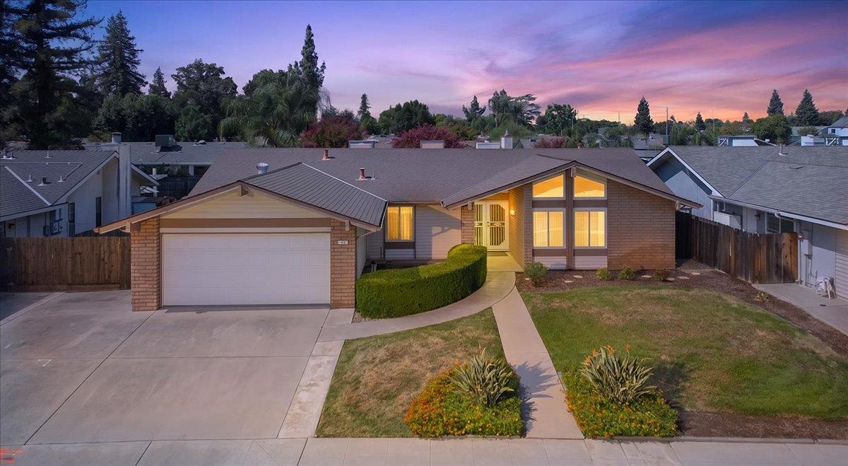 56 Burl Ave, Clovis, CA 93611