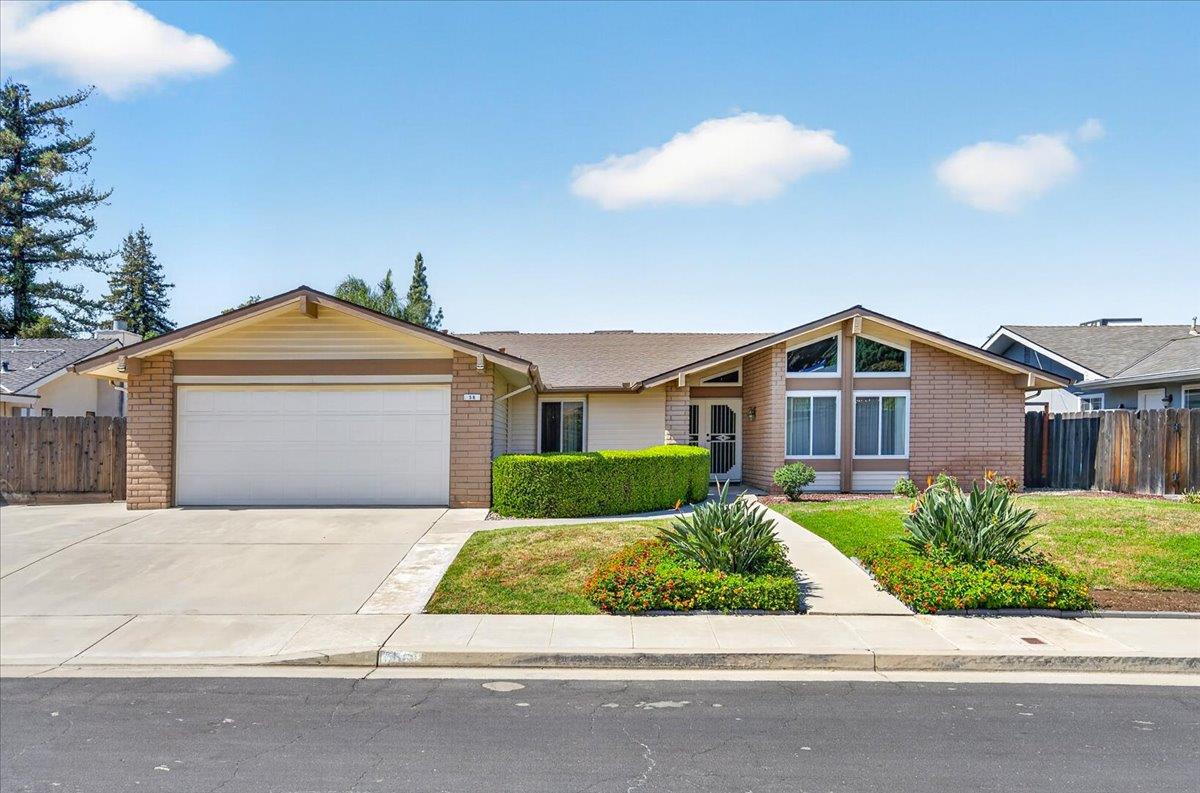 56 Burl Ave, Clovis, CA 93611