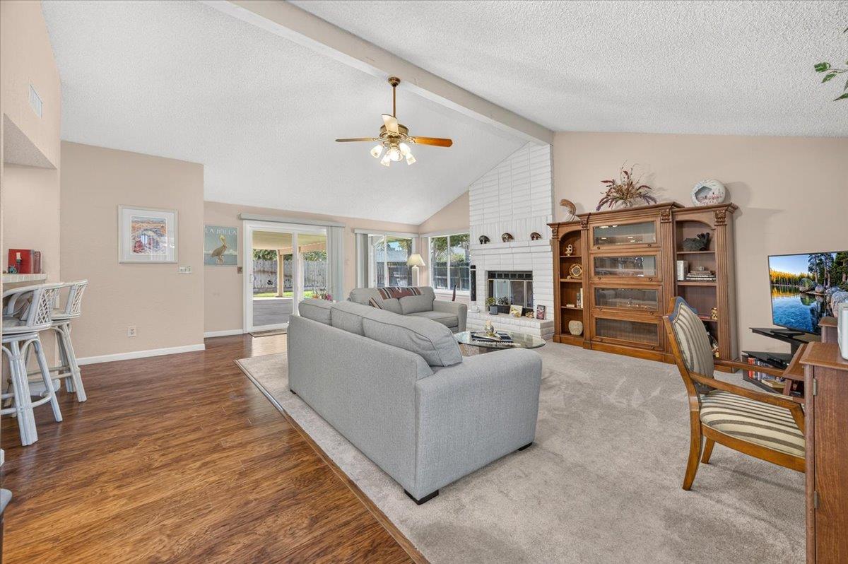 56 Burl Ave, Clovis, CA 93611