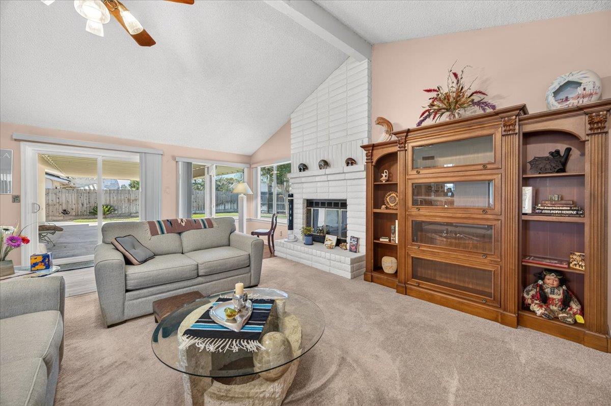 56 Burl Ave, Clovis, CA 93611