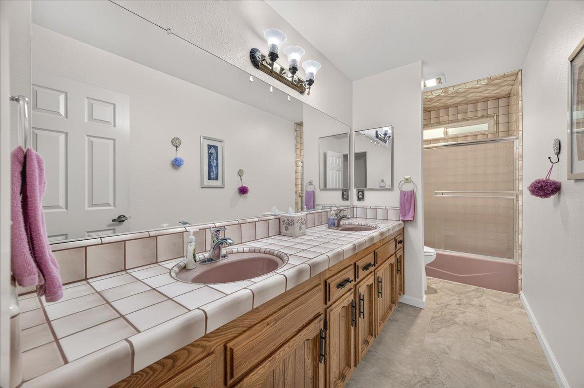 56 Burl Ave, Clovis, CA 93611