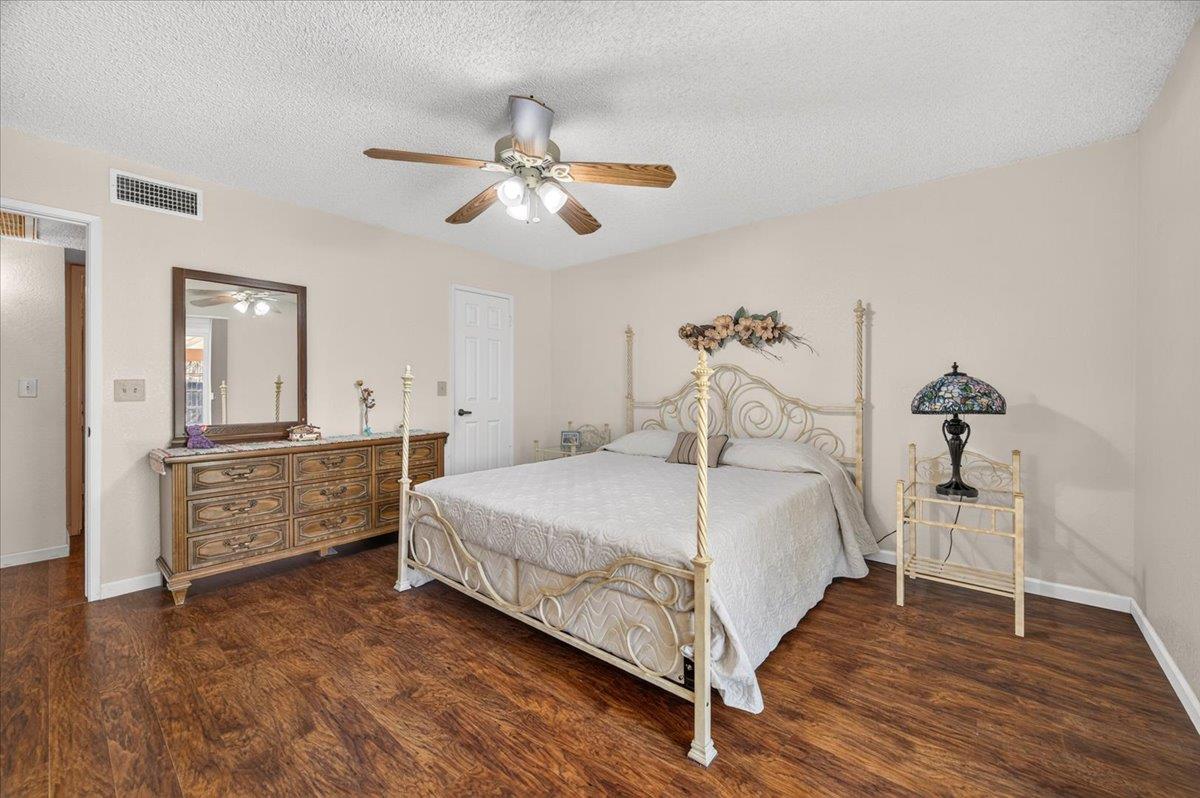 56 Burl Ave, Clovis, CA 93611