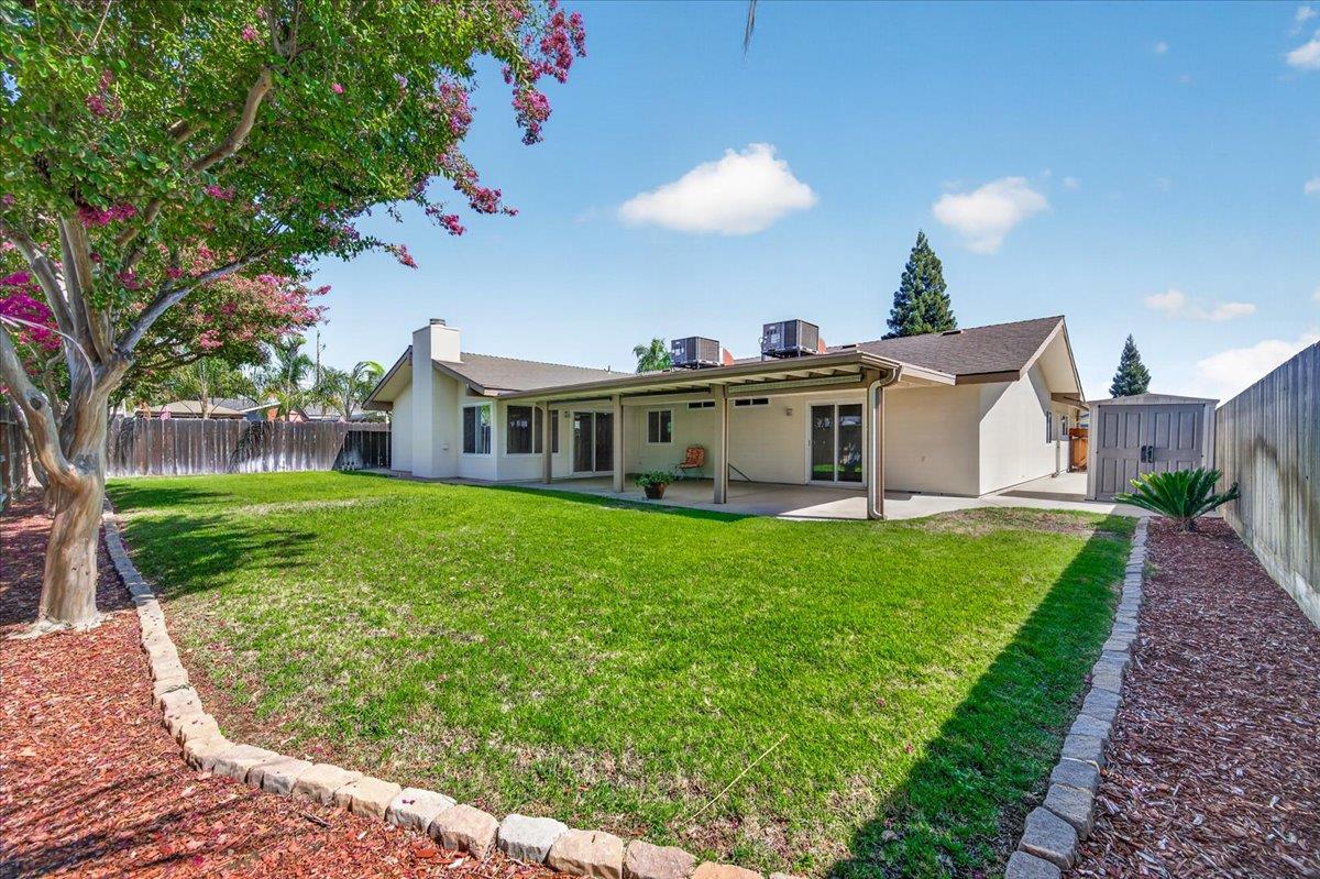 56 Burl Ave, Clovis, CA 93611