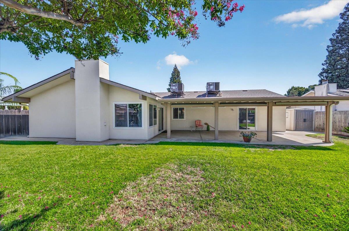 56 Burl Ave, Clovis, CA 93611