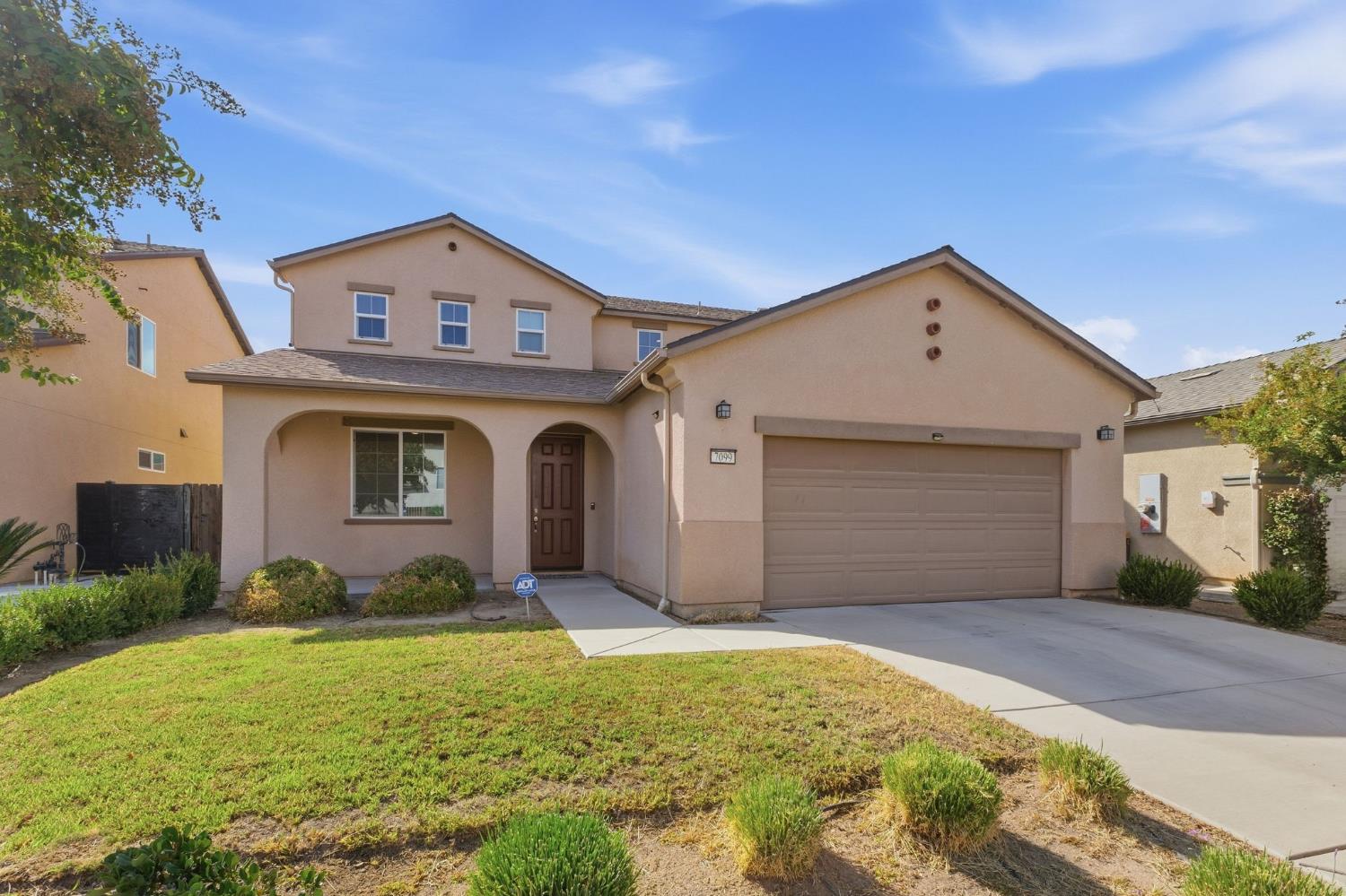 7099 N Shiraz Ave, Fresno, CA 93722
