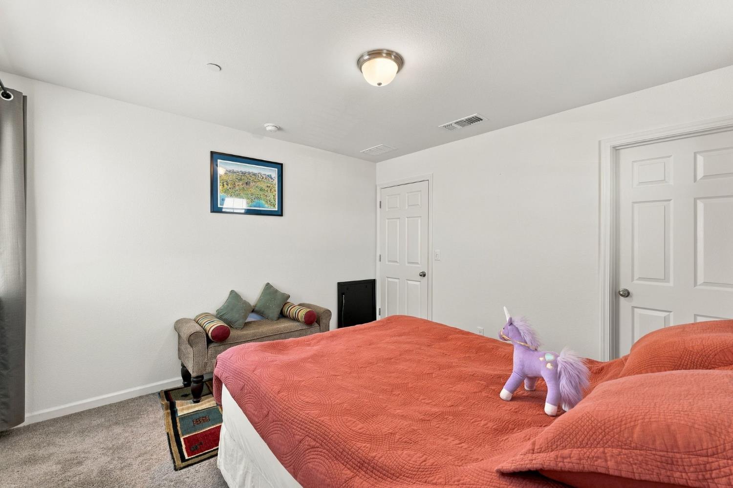 7099 N Shiraz Ave, Fresno, CA 93722