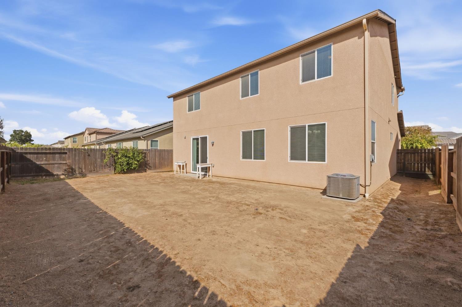 7099 N Shiraz Ave, Fresno, CA 93722