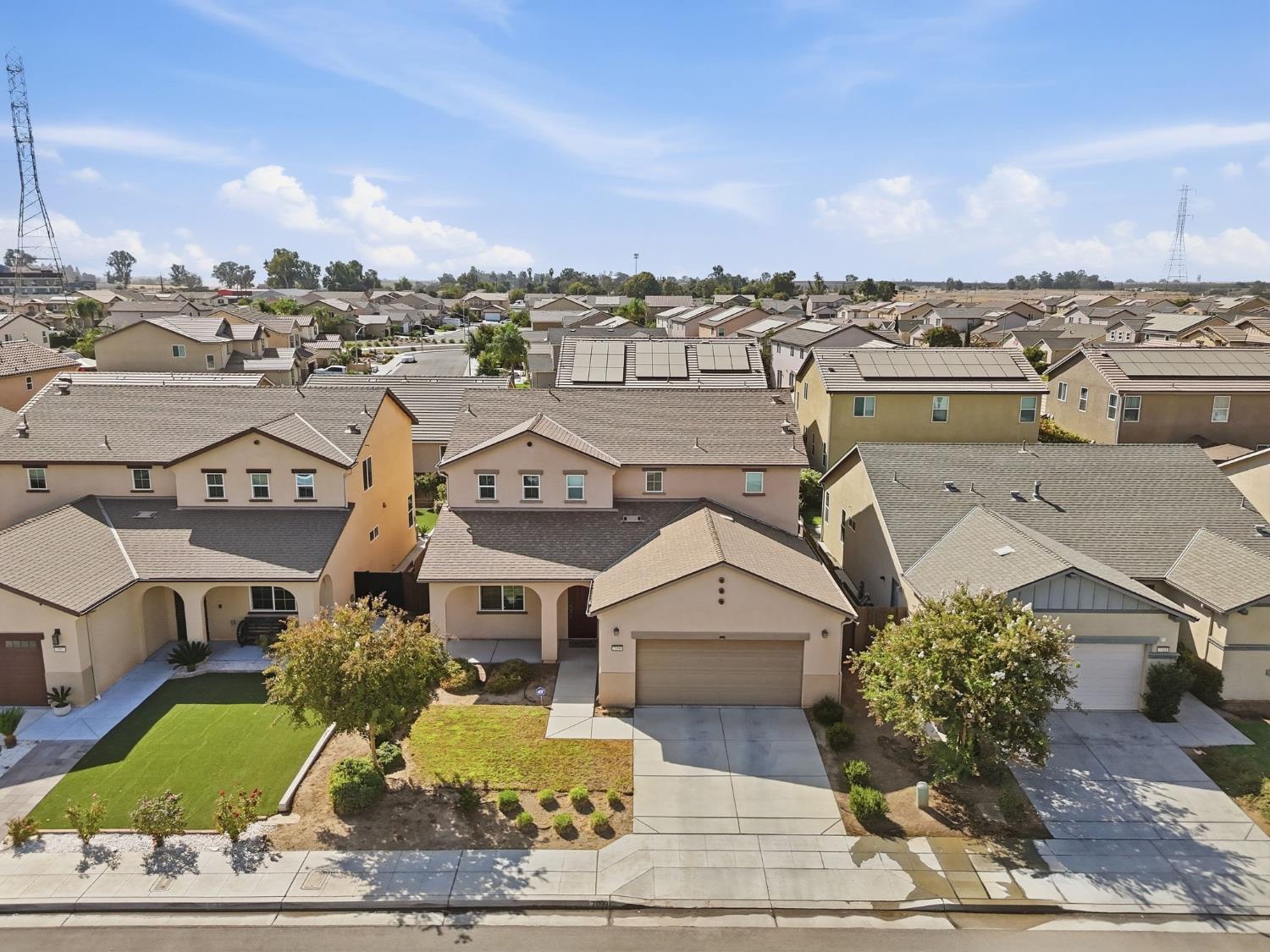 7099 N Shiraz Ave, Fresno, CA 93722