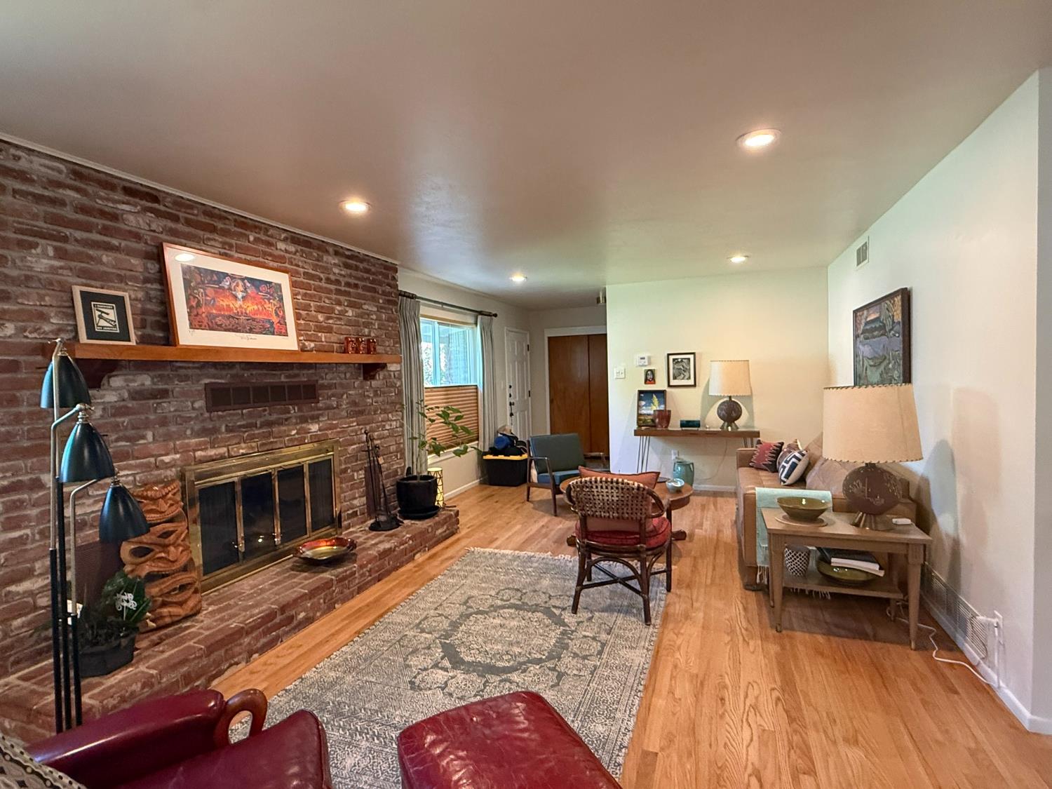 213 Hilton St, Madera, CA 93637