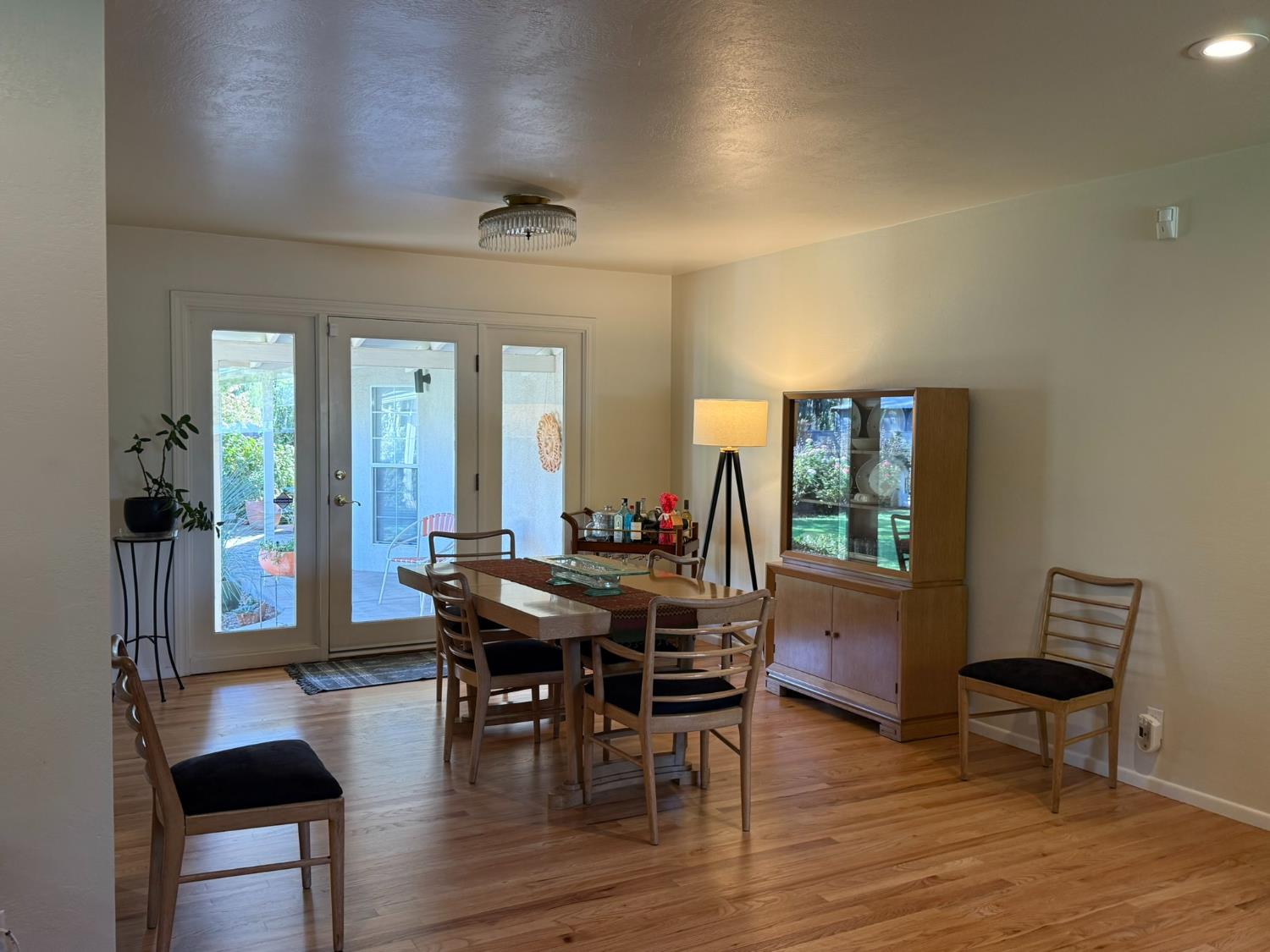 213 Hilton St, Madera, CA 93637