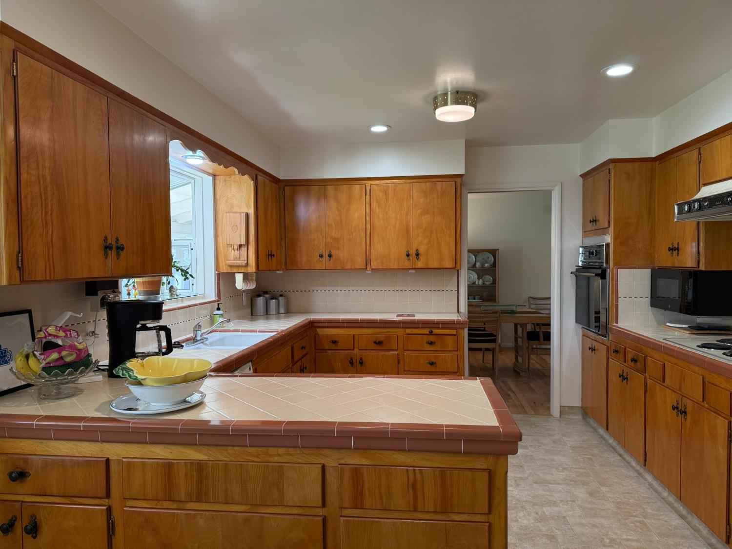 213 Hilton St, Madera, CA 93637