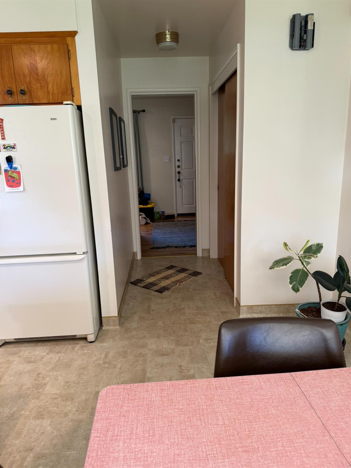 213 Hilton St, Madera, CA 93637