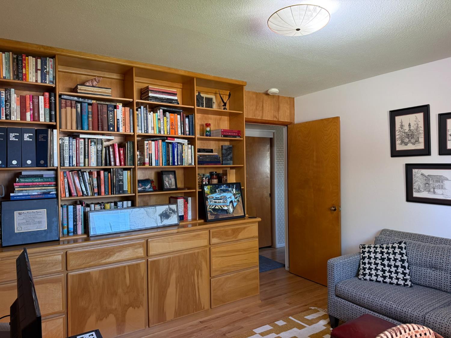 213 Hilton St, Madera, CA 93637