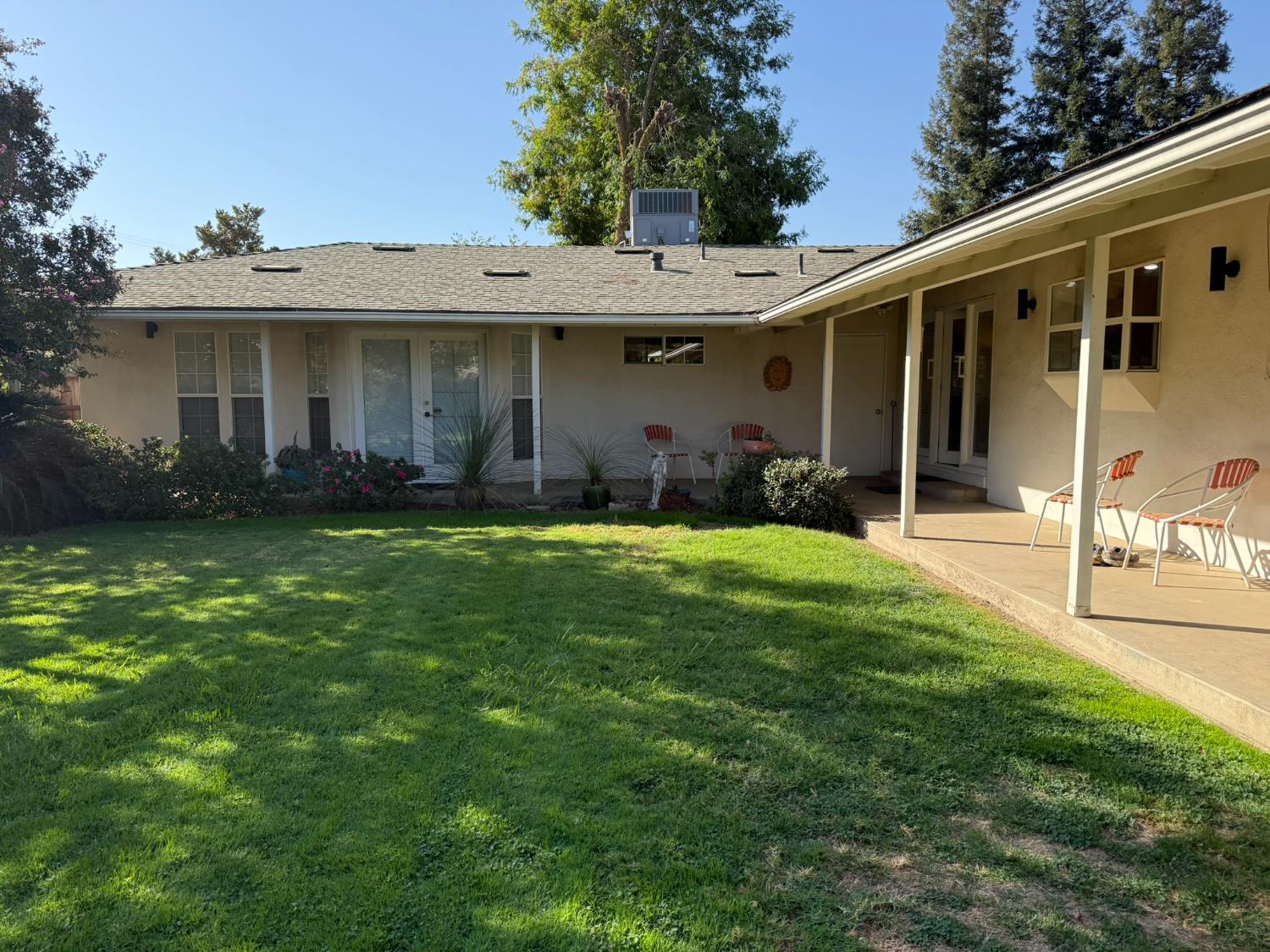 213 Hilton St, Madera, CA 93637