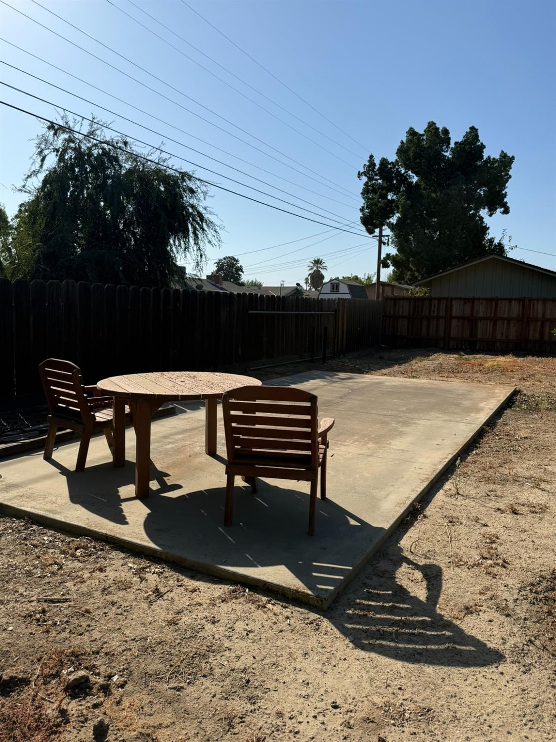 213 Hilton St, Madera, CA 93637