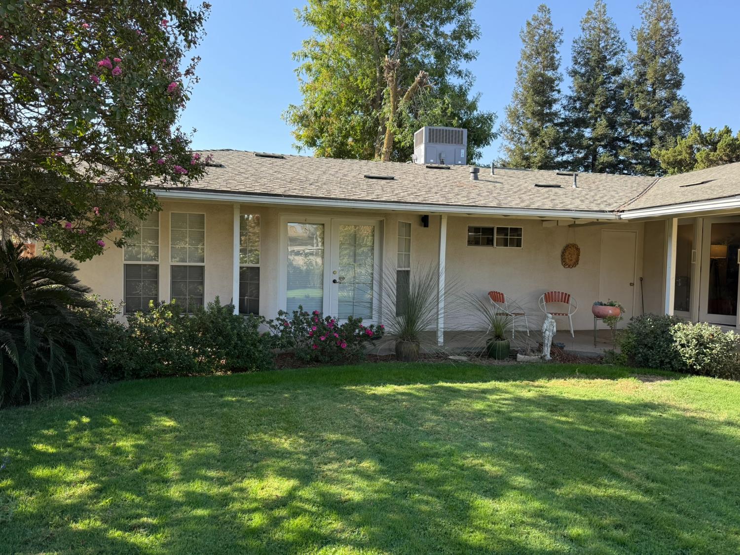 213 Hilton St, Madera, CA 93637