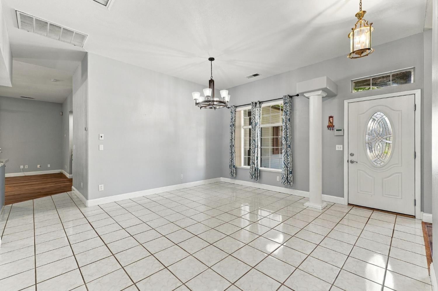 2074 Calimyrna Ave, Clovis, CA 93611