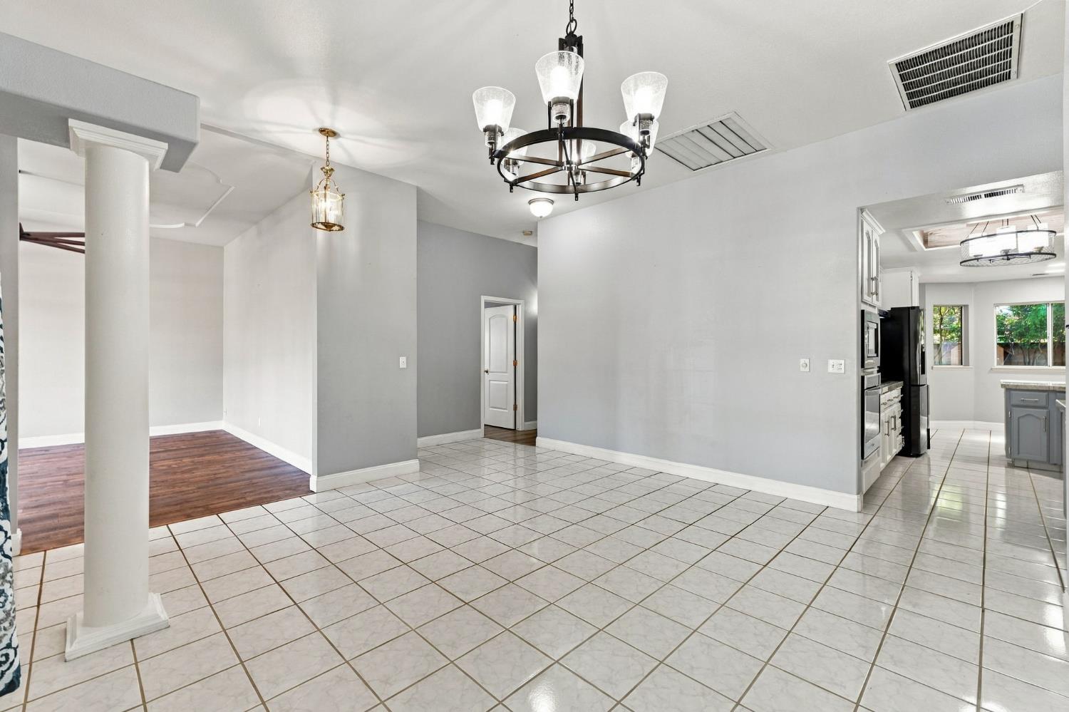 2074 Calimyrna Ave, Clovis, CA 93611