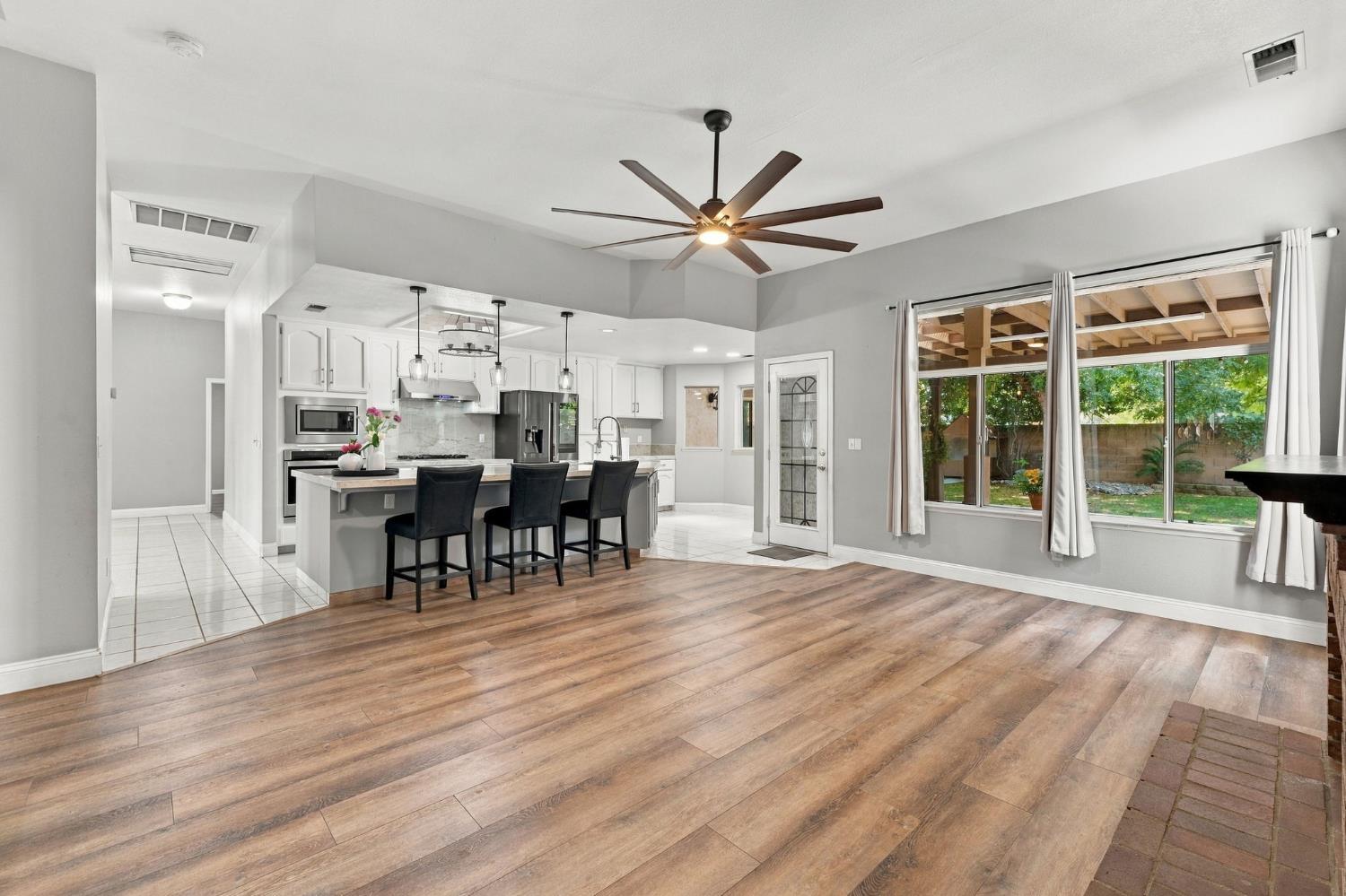 2074 Calimyrna Ave, Clovis, CA 93611