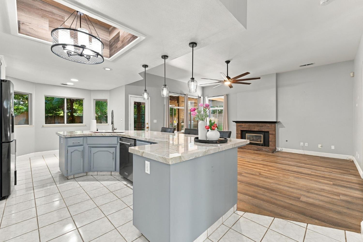 2074 Calimyrna Ave, Clovis, CA 93611