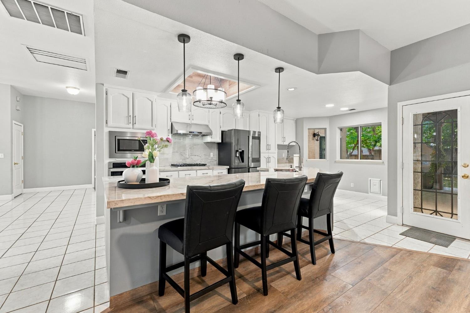 2074 Calimyrna Ave, Clovis, CA 93611