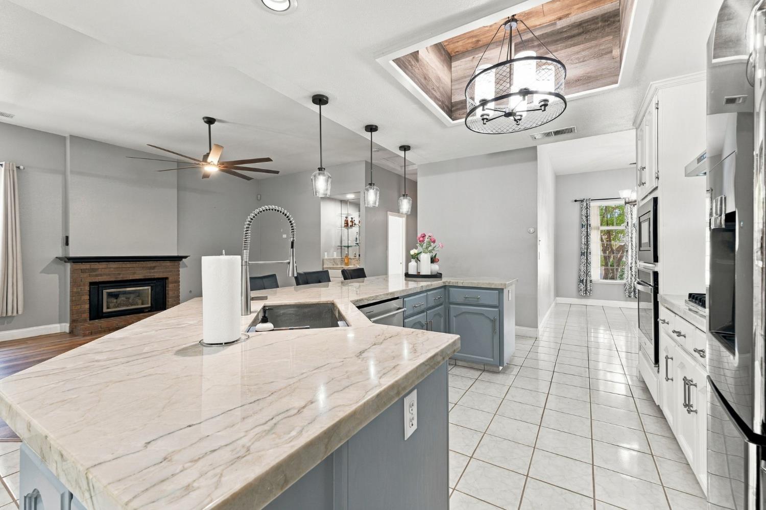 2074 Calimyrna Ave, Clovis, CA 93611
