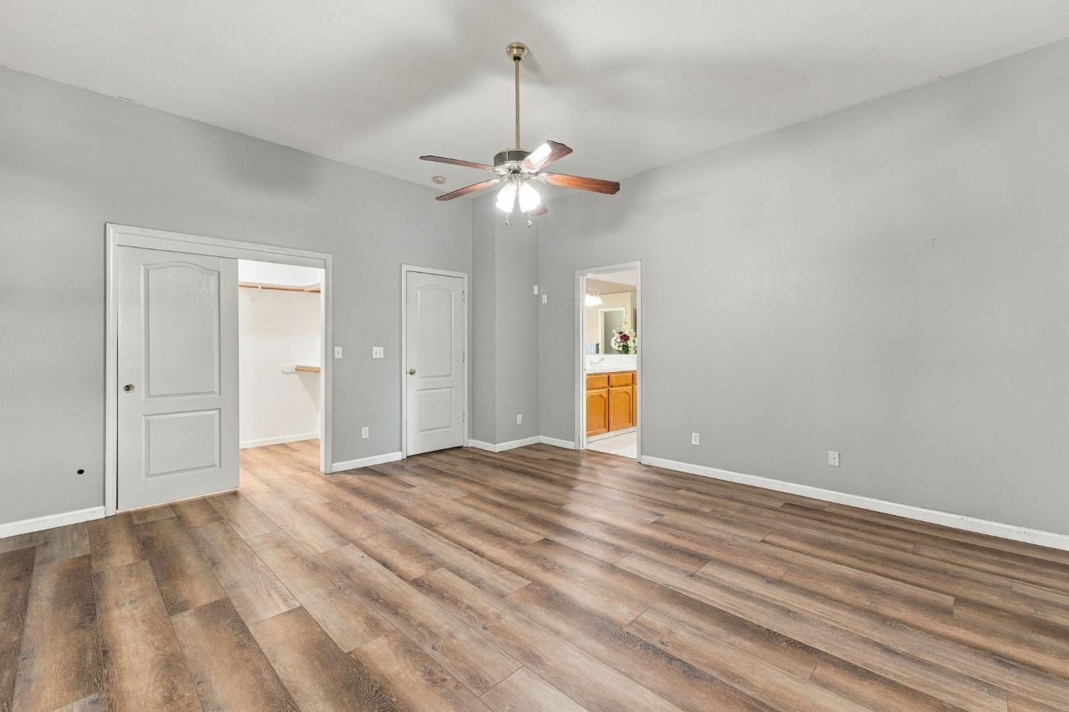 2074 Calimyrna Ave, Clovis, CA 93611
