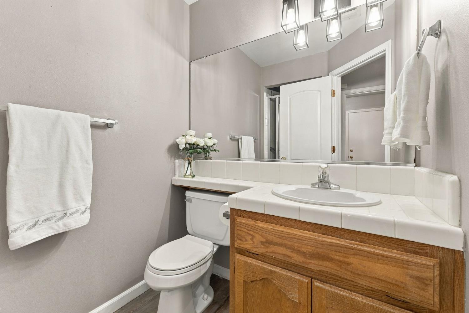 2074 Calimyrna Ave, Clovis, CA 93611