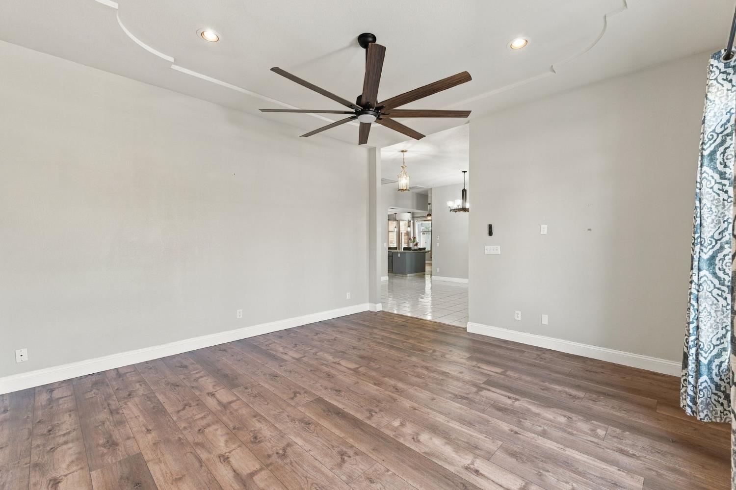 2074 Calimyrna Ave, Clovis, CA 93611