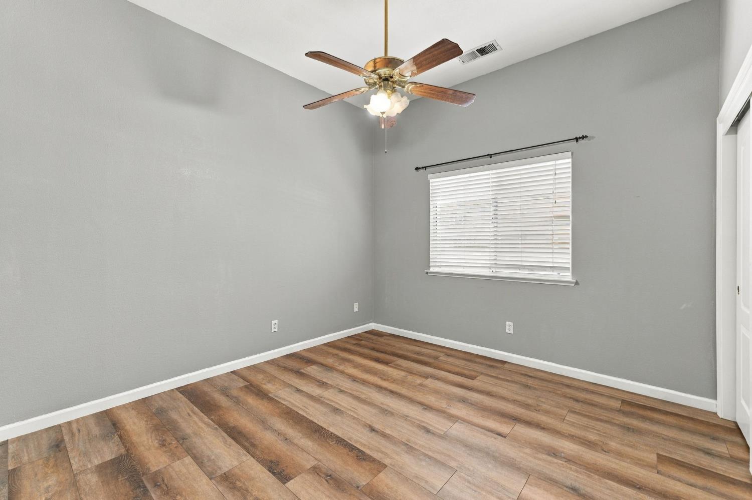 2074 Calimyrna Ave, Clovis, CA 93611