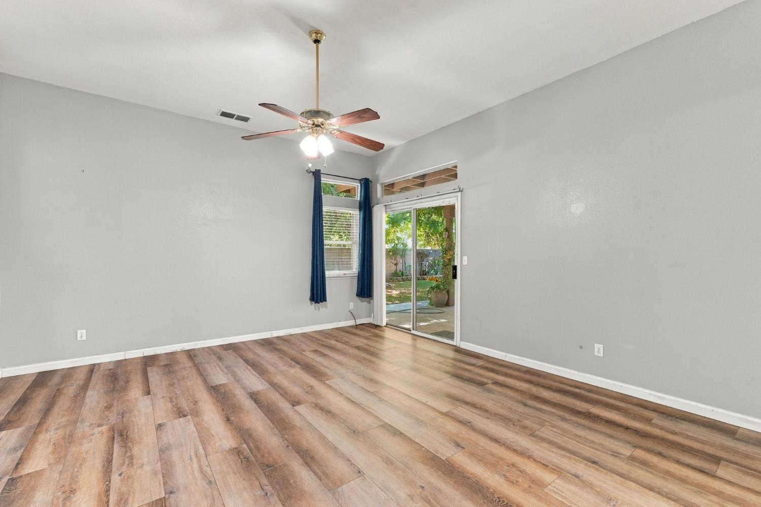 2074 Calimyrna Ave, Clovis, CA 93611
