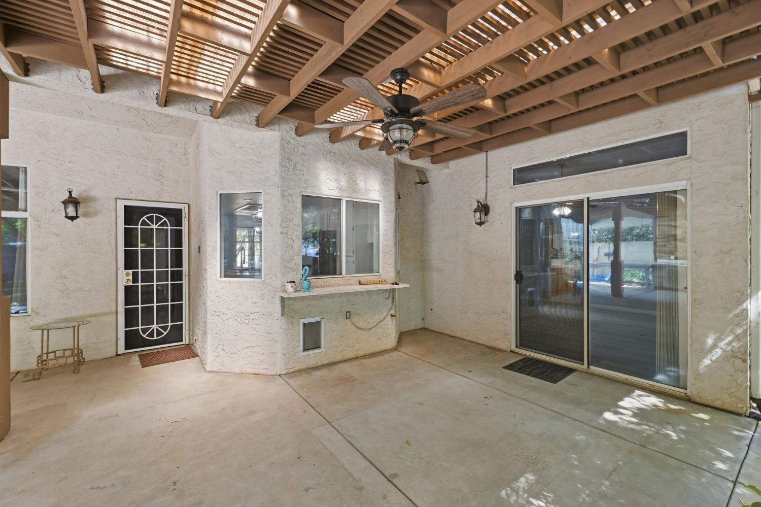 2074 Calimyrna Ave, Clovis, CA 93611