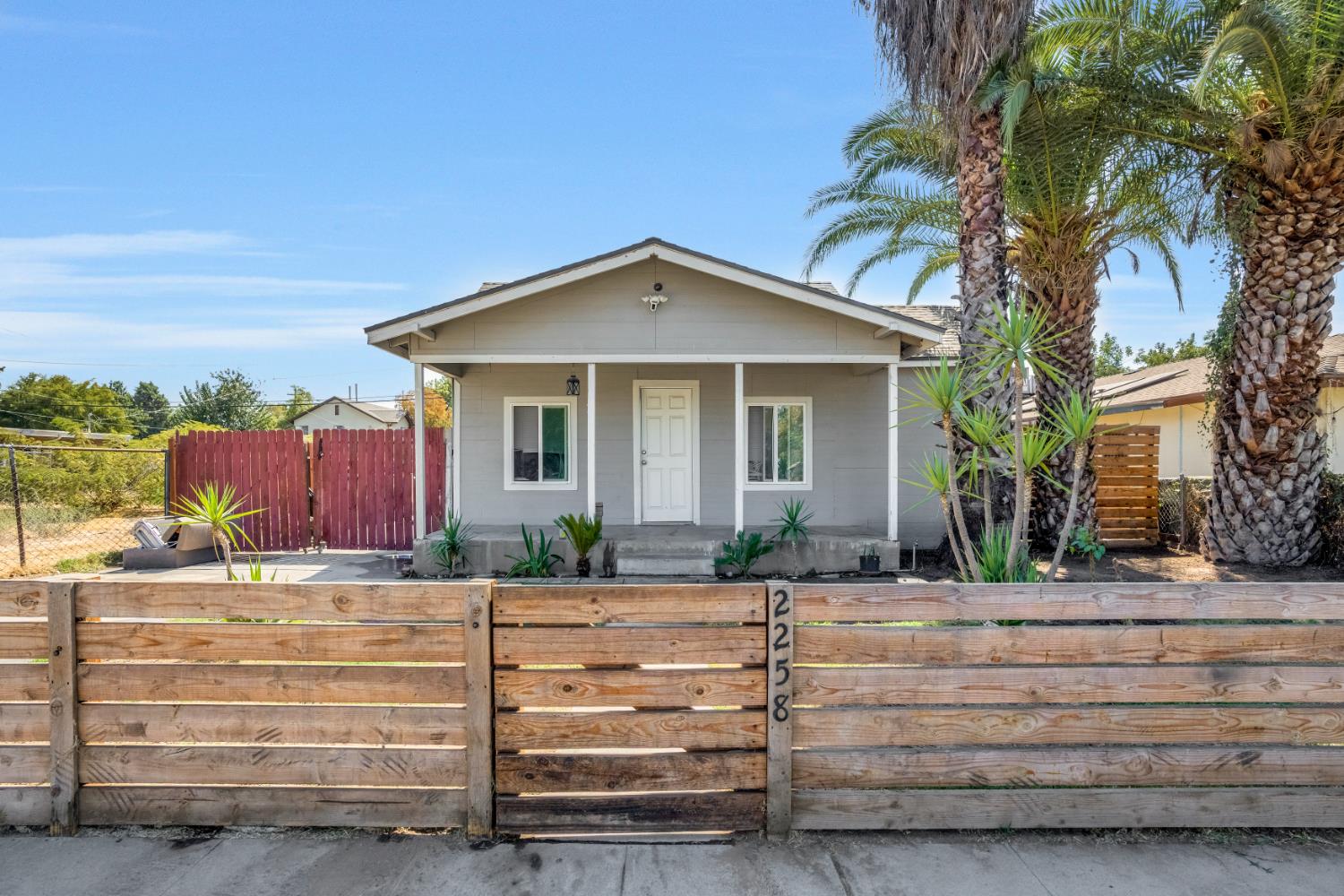 2258 E Clay Ave, Fresno, CA 93701