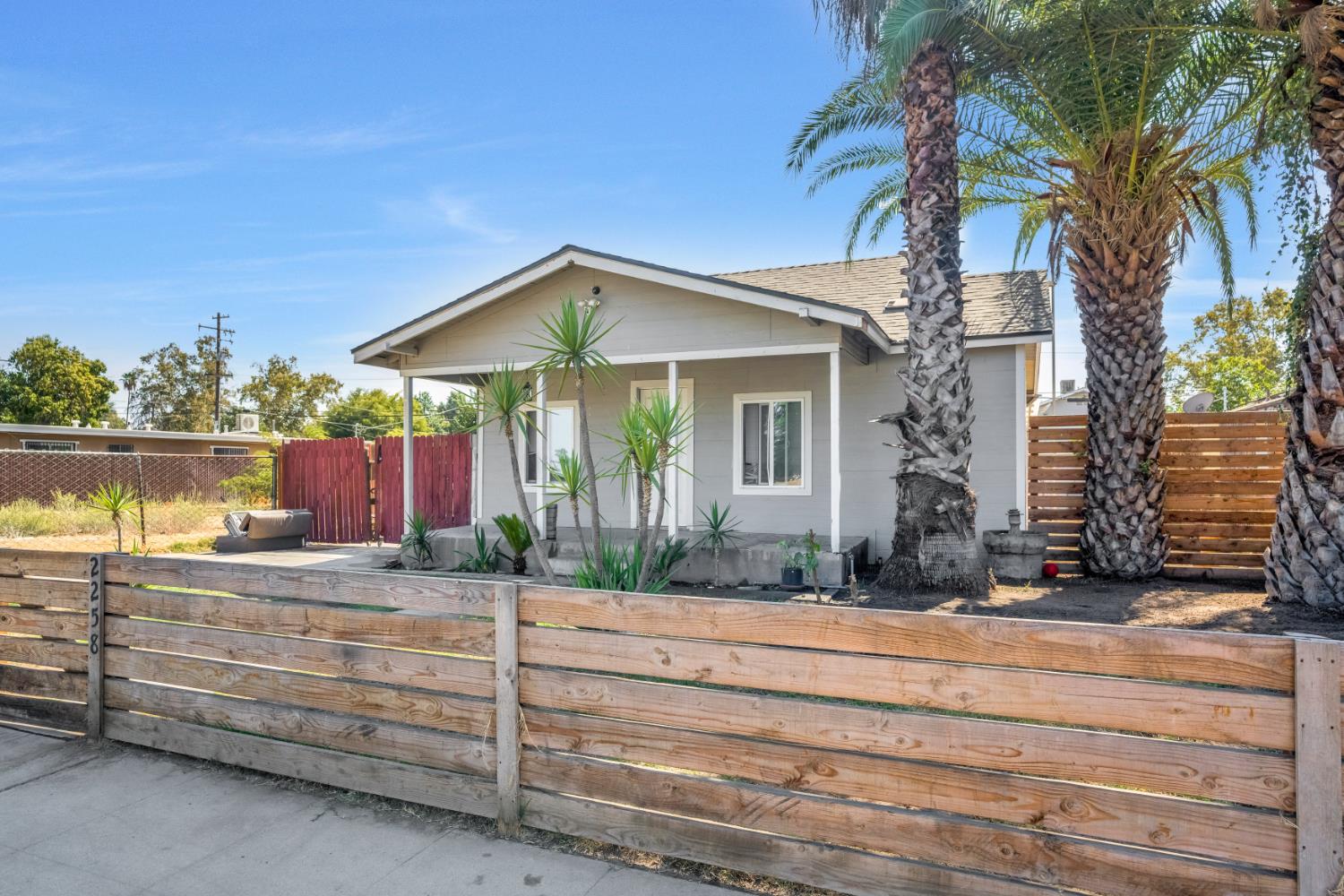 2258 E Clay Ave, Fresno, CA 93701