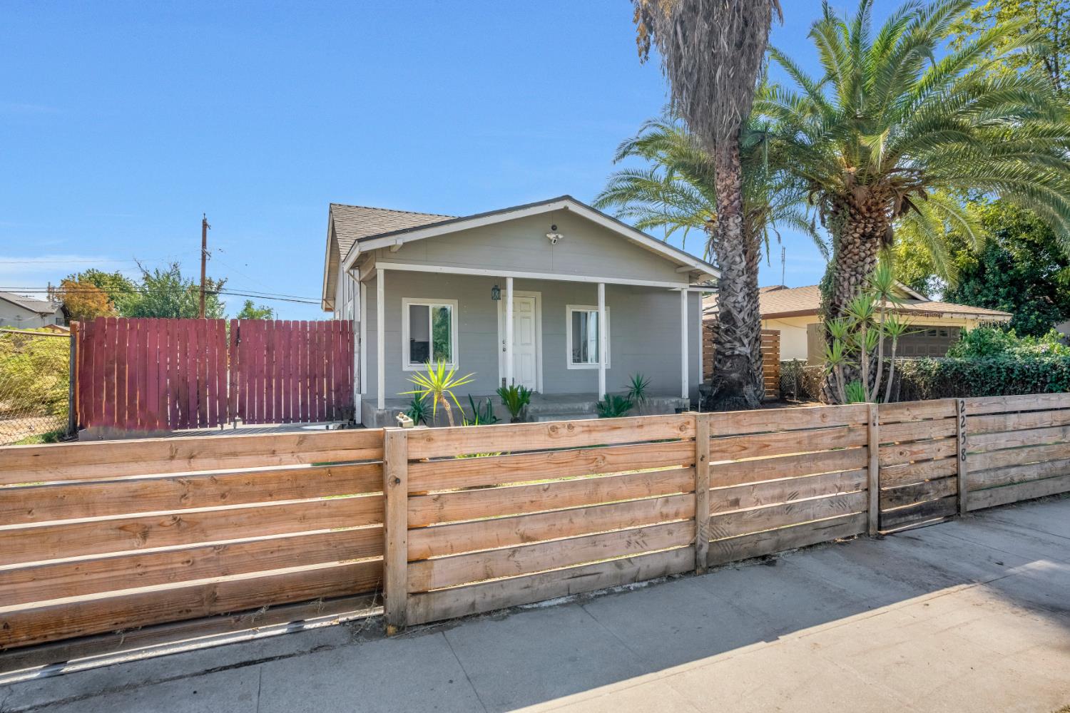 2258 E Clay Ave, Fresno, CA 93701
