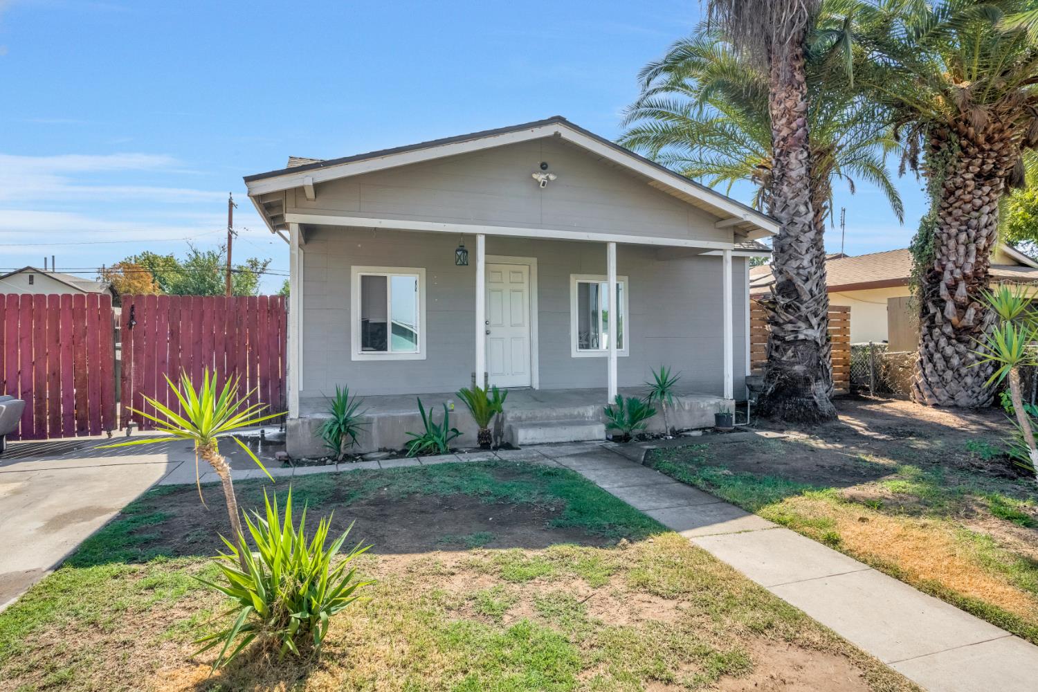 2258 E Clay Ave, Fresno, CA 93701