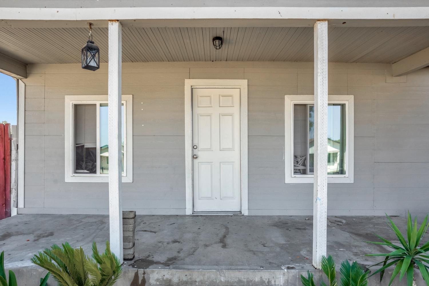 2258 E Clay Ave, Fresno, CA 93701