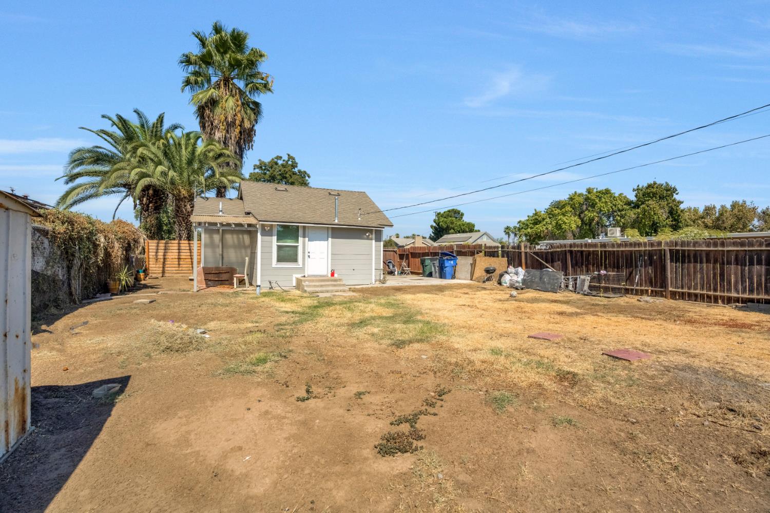 2258 E Clay Ave, Fresno, CA 93701