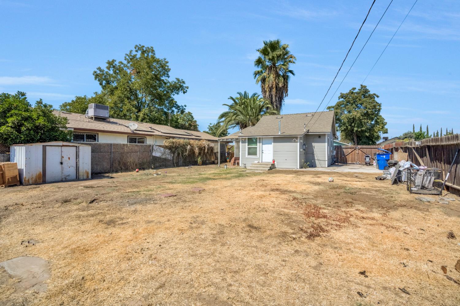 2258 E Clay Ave, Fresno, CA 93701