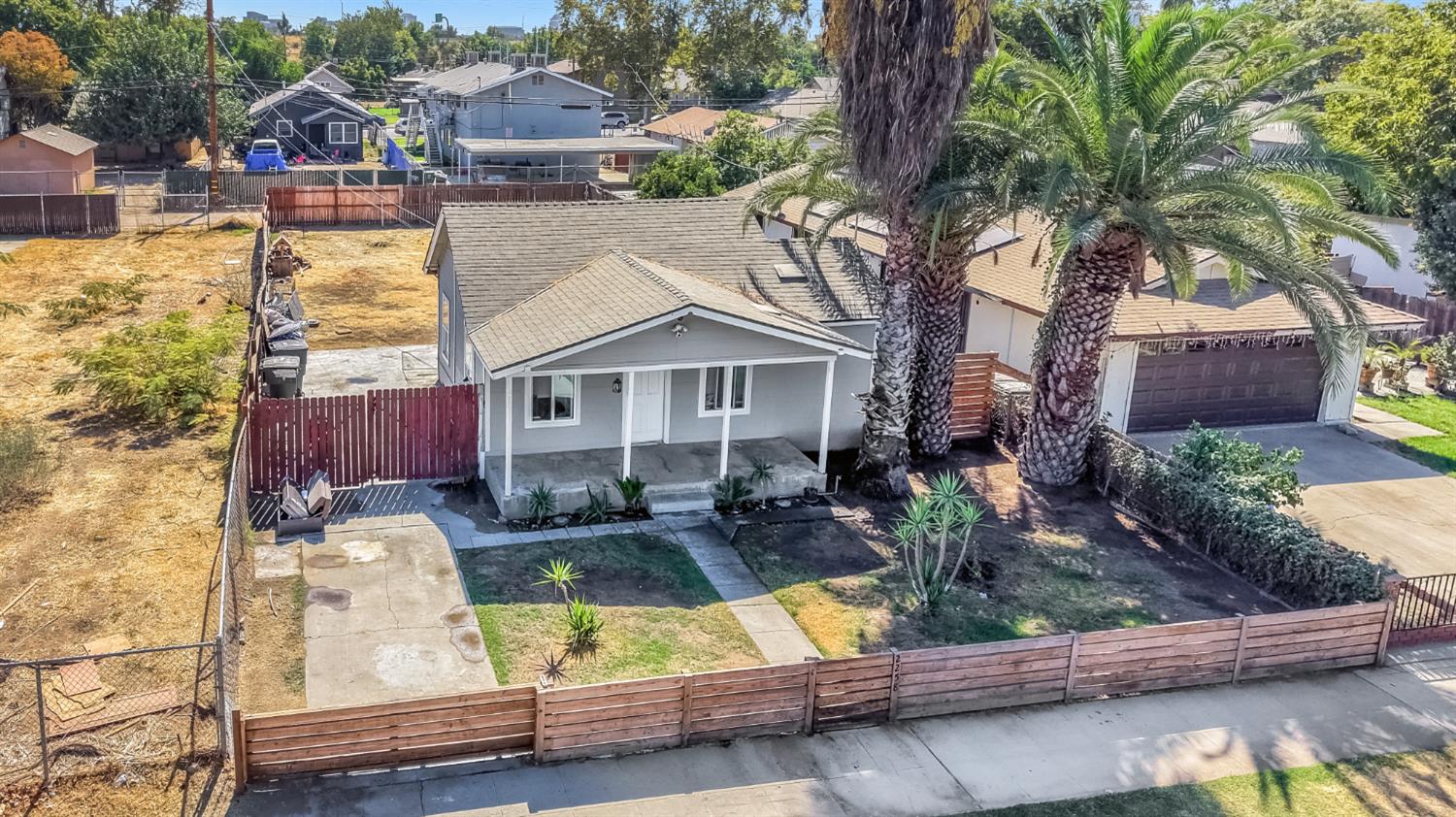 2258 E Clay Ave, Fresno, CA 93701