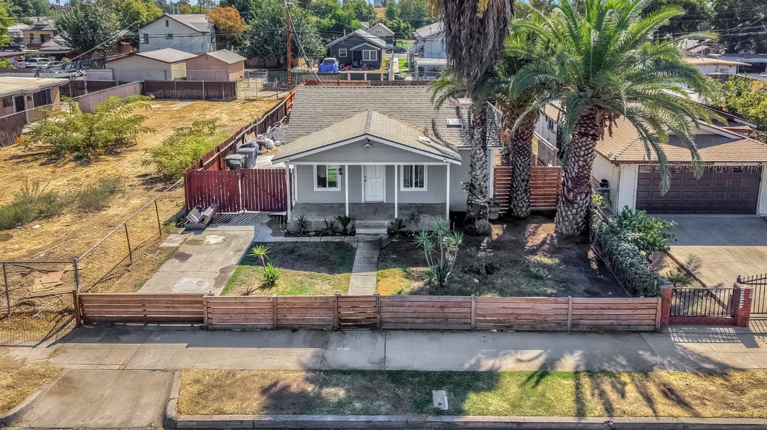 2258 E Clay Ave, Fresno, CA 93701